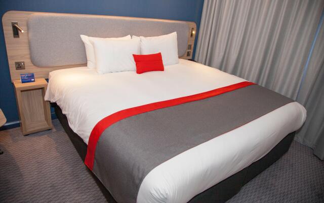 Holiday Inn Express Cardiff Bay by IHG