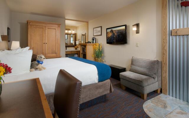 The Rockwell Inn (formerly the Lexington at Jackson Hole Hotel & Suites)