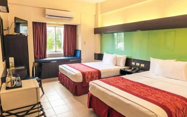 Microtel By Wyndham Batangas