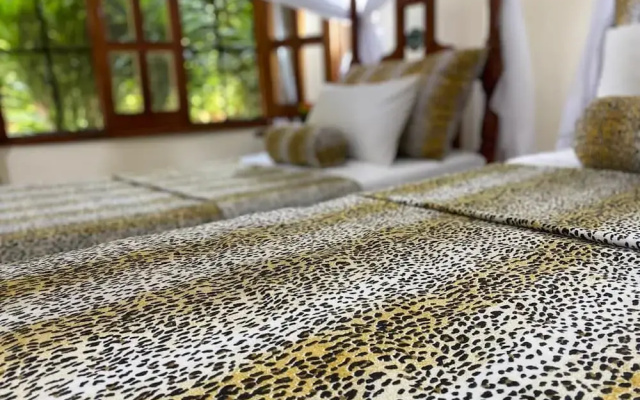 Lux Suites Tembo Court Apartments