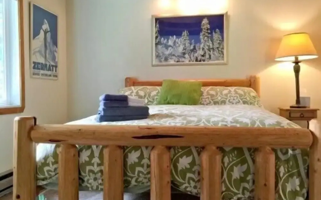 Glacier Holiday Chalet BL49769719018