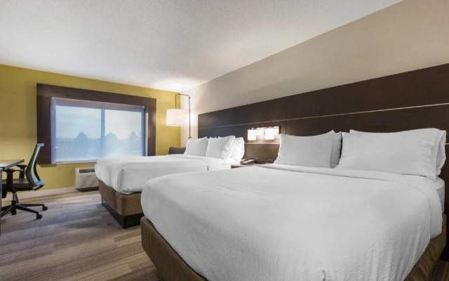 Holiday Inn Express & Suites Chicago West - St Charles