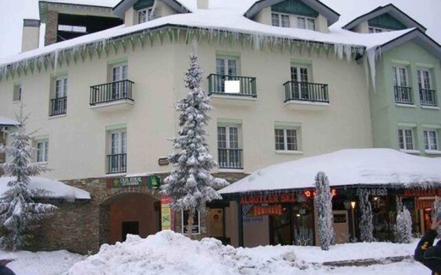 100 Meters From The Ski Slopes, Parking And Wifi