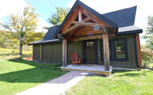 Smokey Valley Lodge 2 Bedroom Home by Redawning