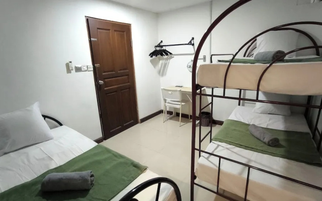 Natol Homestay - Kenyalang Park – Guest Rooms – Kuching