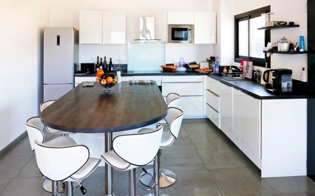 Villa-appartement Propriano - Sunny, 3-bedroom Apartment With Furnishe