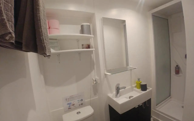 Central & Nice ! 3 Bedrooms, 2 Bathrooms