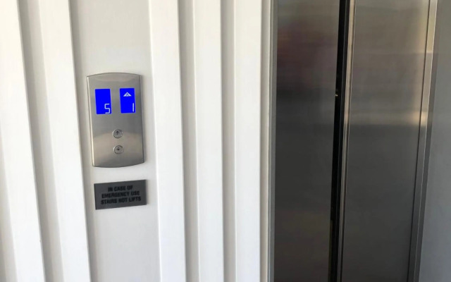 Coral Point Studio 107