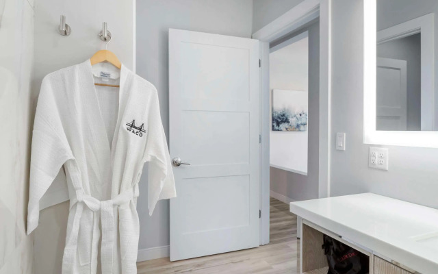 Cambria Hotel Waco Univ Riverfront