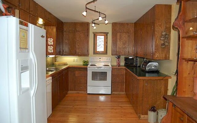 Fernie Tightlines Lodge