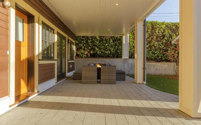 Stunning 3 Bedroom Secondary Suite N Van