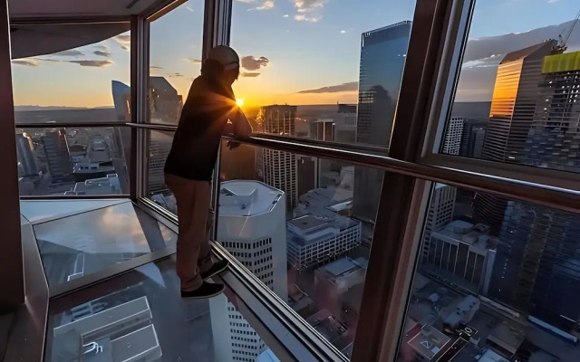 Luxury Condo Steps From Stampede Park