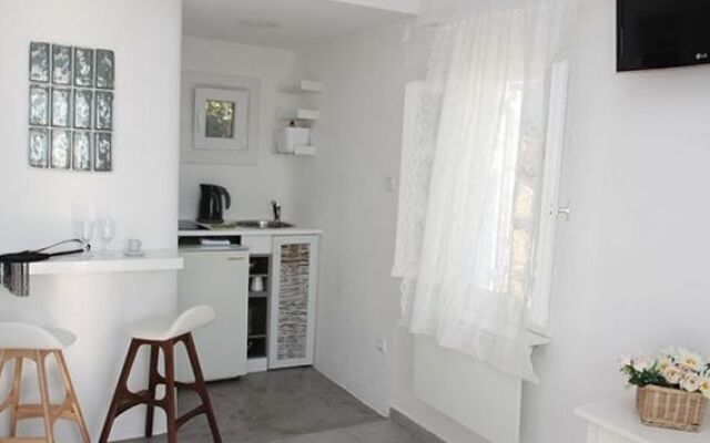 Marina View Studios & Apartments