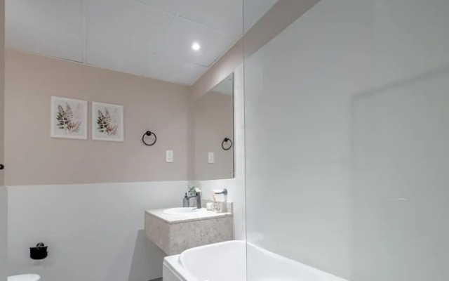 LUX The Luxurious Central JBR Suite 2