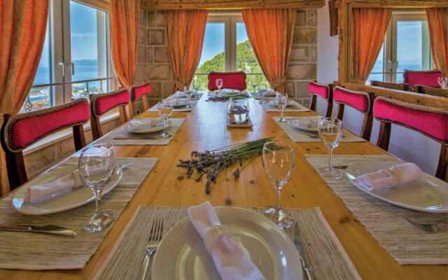 Villa Sara with pool