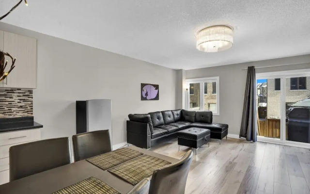 Stylish Mississauga Lower Unit BBQ Yard Paradise