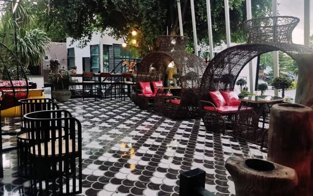 Grand Pruksa Siri Apartment