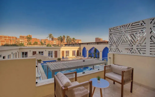 Mazar Pyramids Hotel