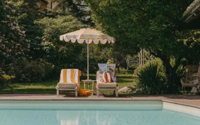 Villa Arnica Suites & Garden