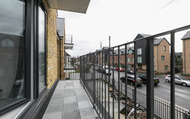 Skyvillion -vineyard Court- Enfield 1bed With Balcony