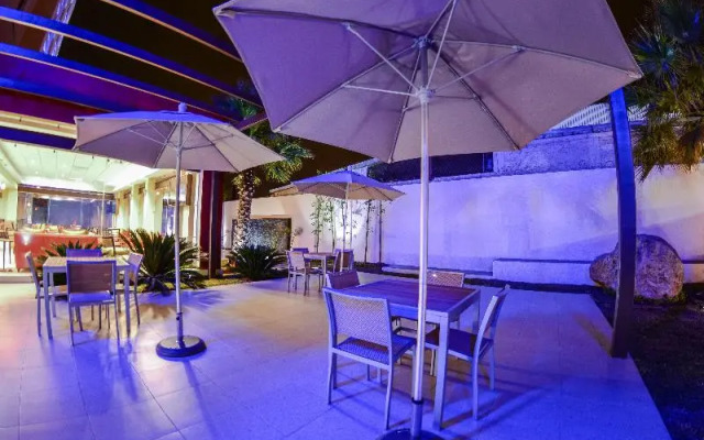 Holiday Inn Express Guadalajara Aeropuerto an IHG Hotel