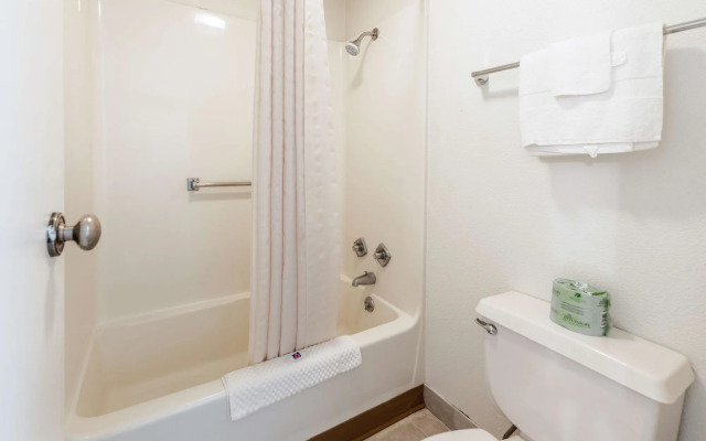 Motel 6 Mansfield, OH