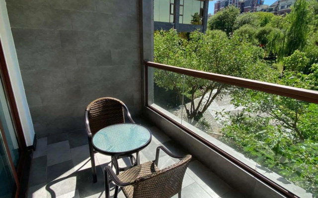 Yulin Garden Hotel (Nanbu government) – Balcony – Nanchong