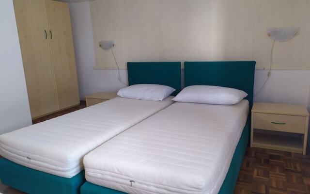 Bright Villa With Private Garden - Beahost Rentals