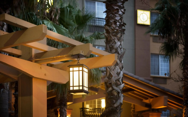 Larkspur Landing Extended Stay Suites Campbell