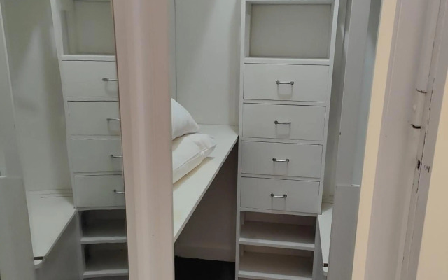 Centennial Inn on Bathurst