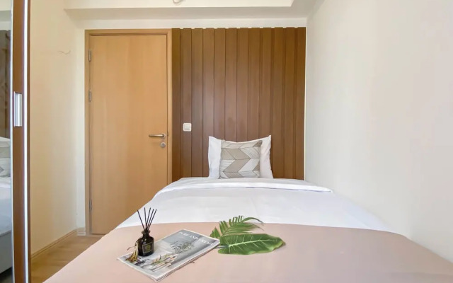 Modern Look And Restful 3Br At Meikarta Apartment