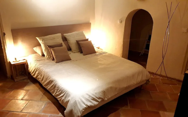 Apartment With one Bedroom in Grambois, With Wifi