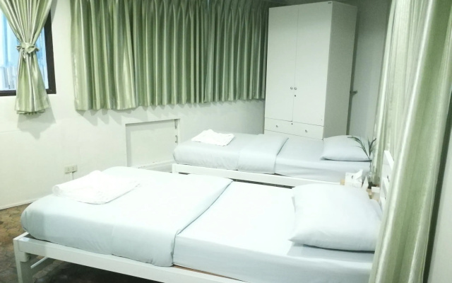Home16 Hostel 16