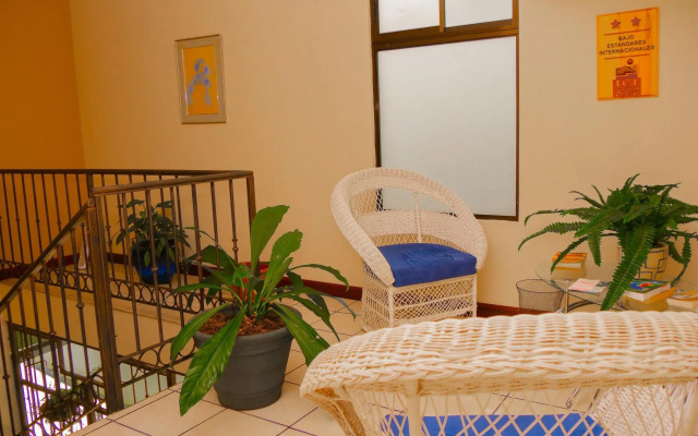 Hotel Bamboo Aeropuerto