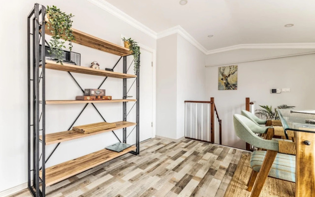 Central and Cozy Flat With Terrace in Sisli