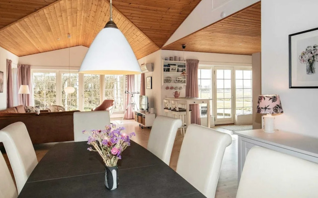 6 Person Holiday Home in Millinge