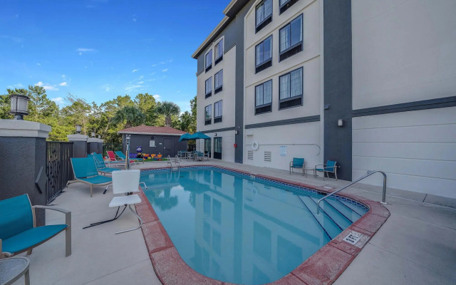 La Quinta Inn & Suites by Wyndham PCB Pier Park area