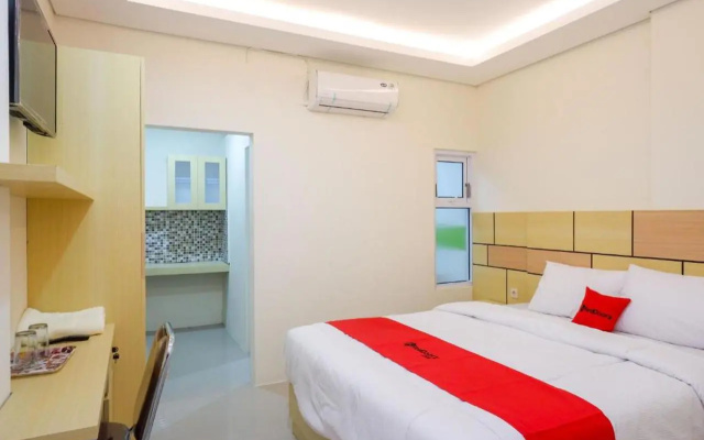 Hotel O near Pasar Gede Solo formerly In – Guest Rooms – Surakarta