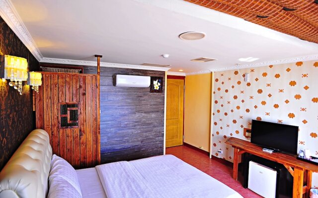 Bay Romance Guest House