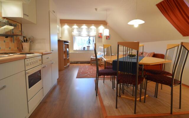 Cozy Apartment in Neumagen-Dhron near Lake Mosel with Garden