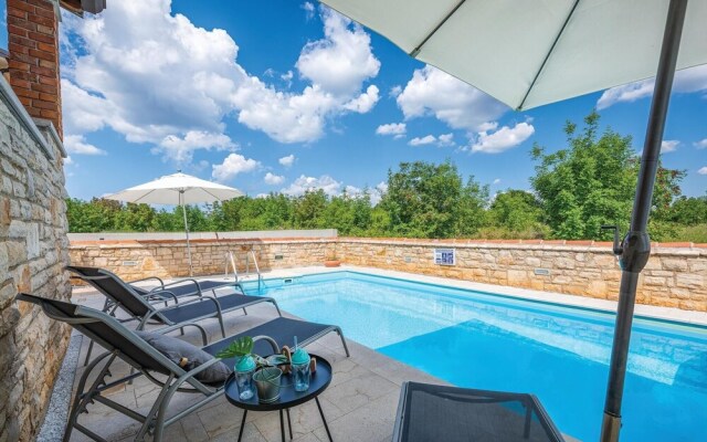 Nice Home in Lovrecica With Wifi and 3 Bedrooms