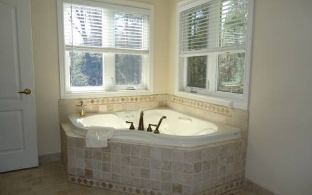 Jabberwock Guesthouse Bed and Breakfast