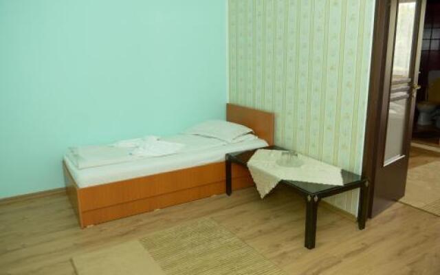 Hostel Roata Cu Noroc