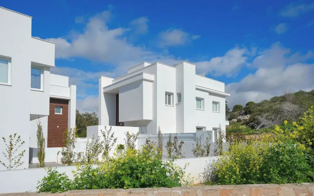 Sun & Moon Luxury 4-bedroom Villa