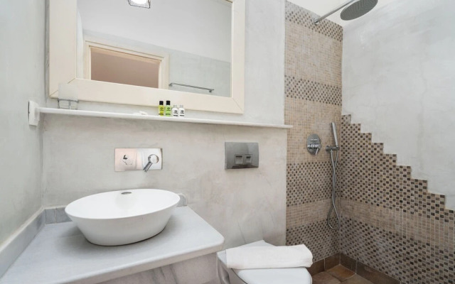 Kapeli Suites
