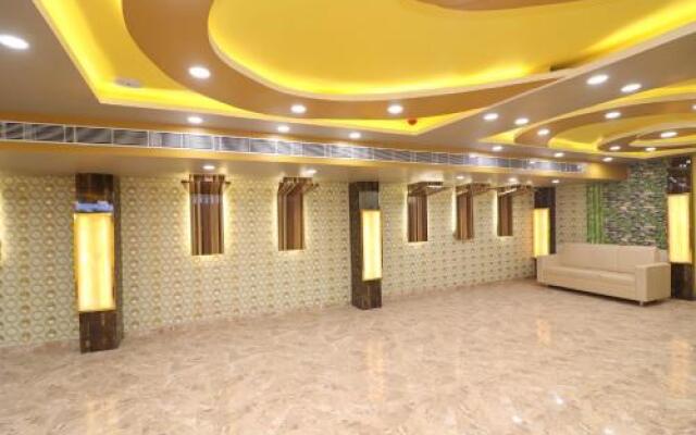 Collection O 24604 Hotel GMC Grand Luxury Stay
