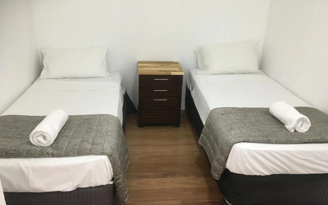 Blue Pelican Motel – Guest Rooms – Tweed Heads