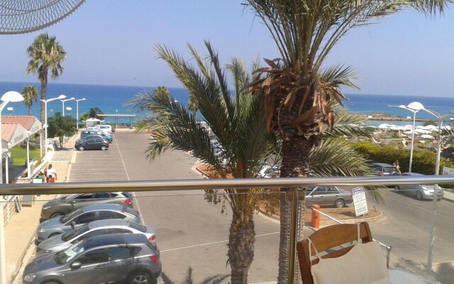 Pallini Court