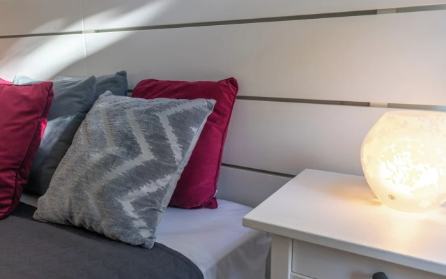 Modern 2BR Apartment - Paseo del Mar
