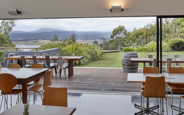 Rosevears Vineyard Retreat